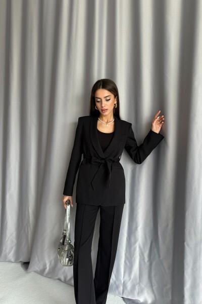 Astarlı Kuşaklı Tek Düğme Blazer Takım - Siyah - 4