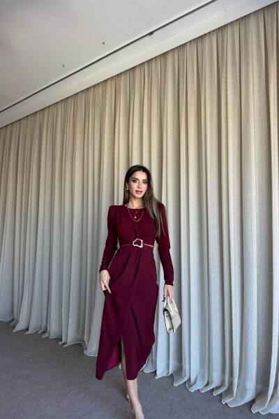 Beli Kesik Toka Detaylı Vatkalı Yırtmaçlı Elbise - Bordo - MAT Collection