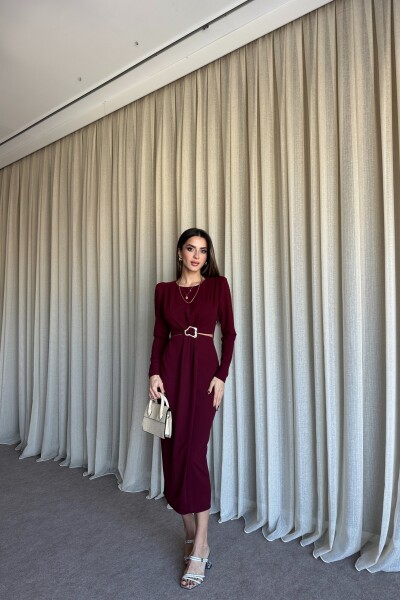 Beli Kesik Toka Detaylı Vatkalı Yırtmaçlı Elbise - Bordo - 2