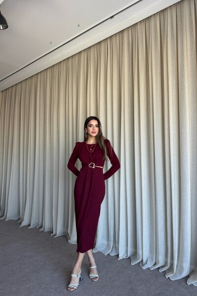 Beli Kesik Toka Detaylı Vatkalı Yırtmaçlı Elbise - Bordo - 3