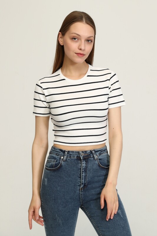 Bisiklet Yaka Basic Crop T-shirt - Ekru - 2