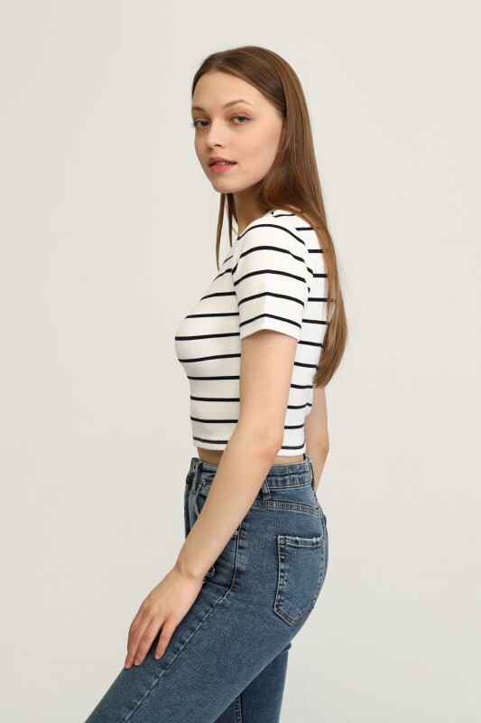 Bisiklet Yaka Basic Crop T-shirt - Ekru - 4