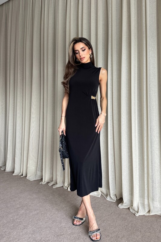 Boğazlı Yanı Büzgülü Toka Detaylı Elbise - Siyah - 1