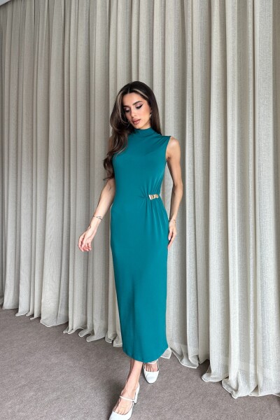 Boğazlı Yanı Büzgülü Toka Detaylı Elbise - Zümrüt - 3