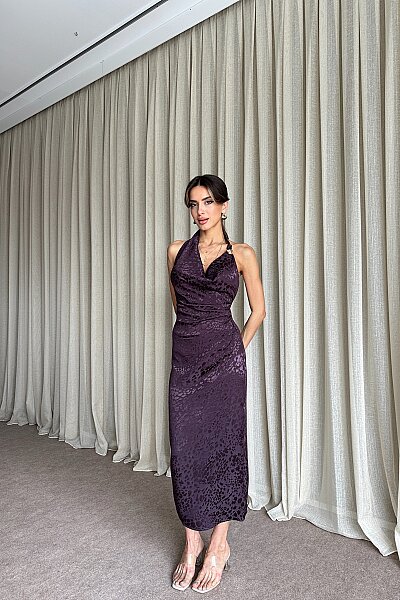 Degaje Yaka Sırt Dekolteli Jakarlı Elbise - Mor - MAT Collection