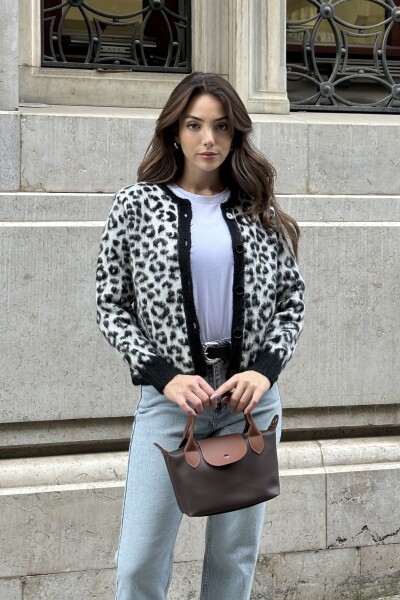 Düğmeli Leopar Desenli Triko Hırka - Beyaz - MAT Collection