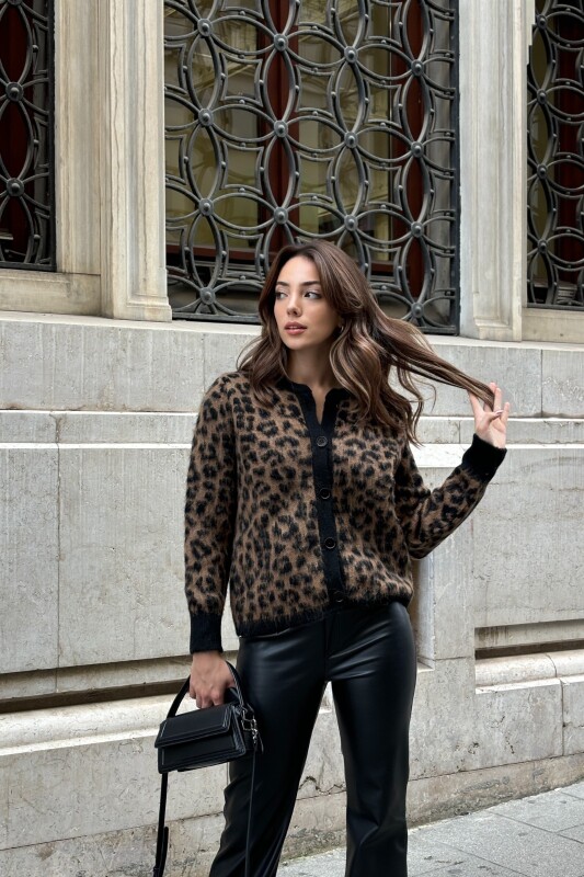 Düğmeli Leopar Desenli Triko Hırka - Kahverengi - 2