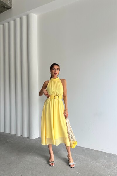 Halter Yaka Astarlı Kemerli Elbise - Sarı - MAT Collection