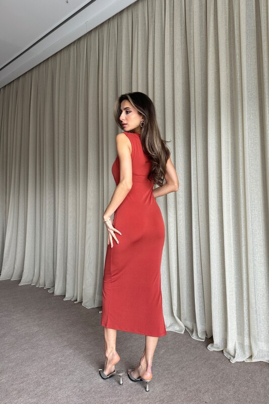 Kare Yaka Yanı Büzgülü Yırtmaçlı Elbise - Kiremit - 4