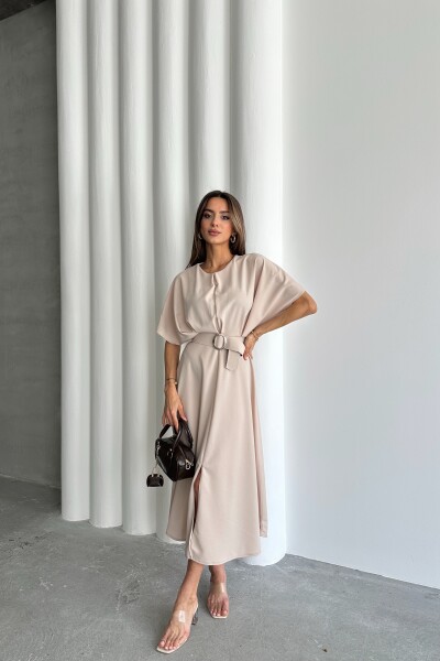 Kemer Detaylı Yırtmaçlı Midi Elbise - Bej - MAT Collection