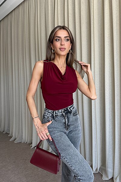 Kolsuz Degaje Yaka Tokalı Bluz - Bordo - MAT Collection