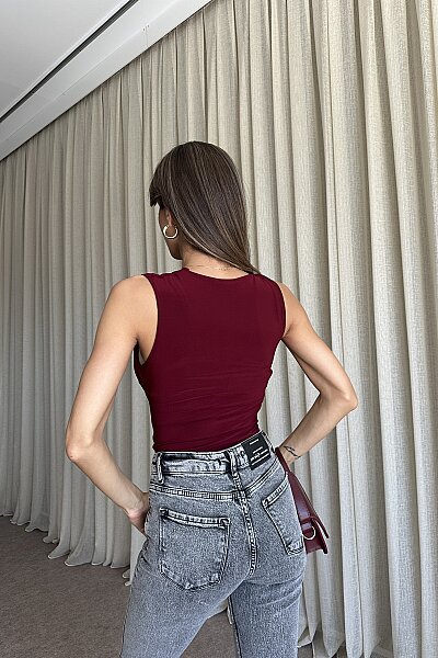 Kolsuz Degaje Yaka Tokalı Bluz - Bordo - 4