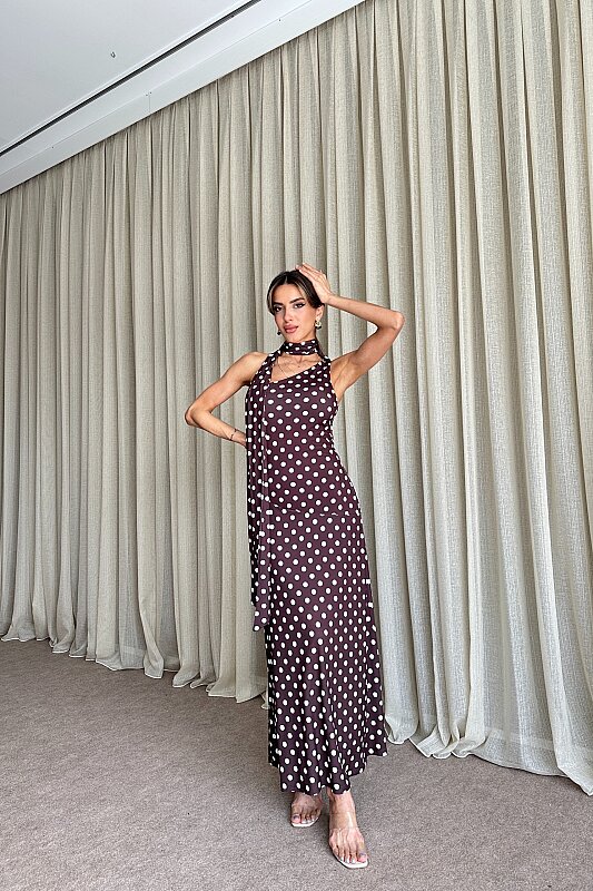 Puantiyeli Tek Omuz Fular Detaylı Elbise - Kahve - 2