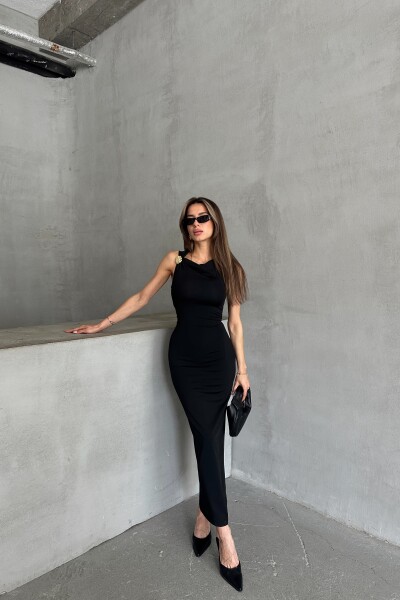 Toka Detaylı Yandan Büzgülü Uzun Elbise - Siyah - MAT Collection