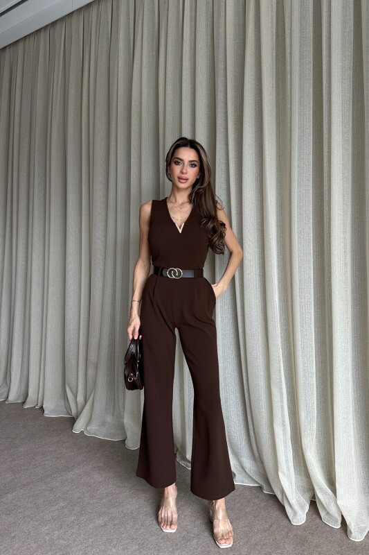 V yaka Önü Aksesuar Detaylı Kemerli Tulum - Kahve - 1