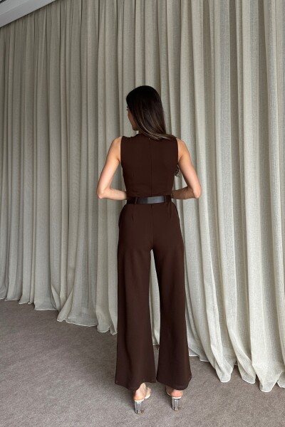V yaka Önü Aksesuar Detaylı Kemerli Tulum - Kahve - 4