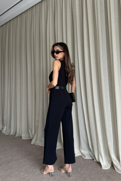 V yaka Önü Aksesuar Detaylı Kemerli Tulum - Siyah - 4