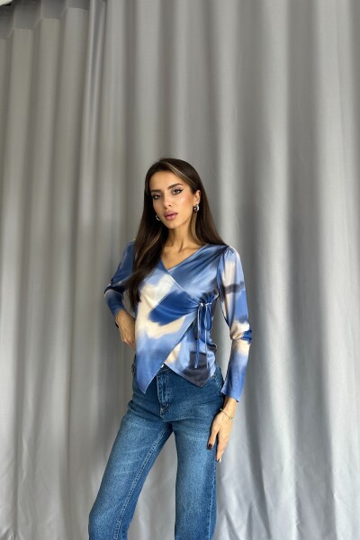 V Yaka Önü Bağlamalı Desenli Bluz - Çok Renkli - MAT Collection