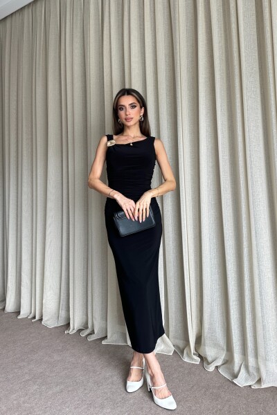 Yanları Büzgülü Omuz Toka Detaylı Uzun Elbise - Siyah - MAT Collection