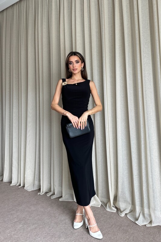 Yanları Büzgülü Omuz Toka Detaylı Uzun Elbise - Siyah - 1