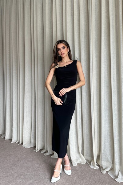 Yanları Büzgülü Omuz Toka Detaylı Uzun Elbise - Siyah - 3